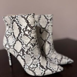 Thalia Sodi Snakeskin Patterned Heeled Boots
